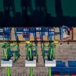 carga de contenedores en buque